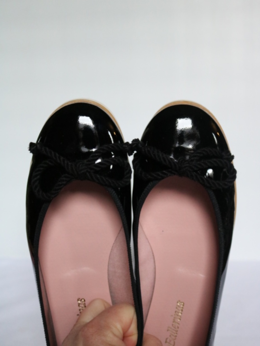 Pretty Ballerinas Black Patent Leather Shoes Flats Bow Made in Spain Size 37.5 - Picture 5 of 9